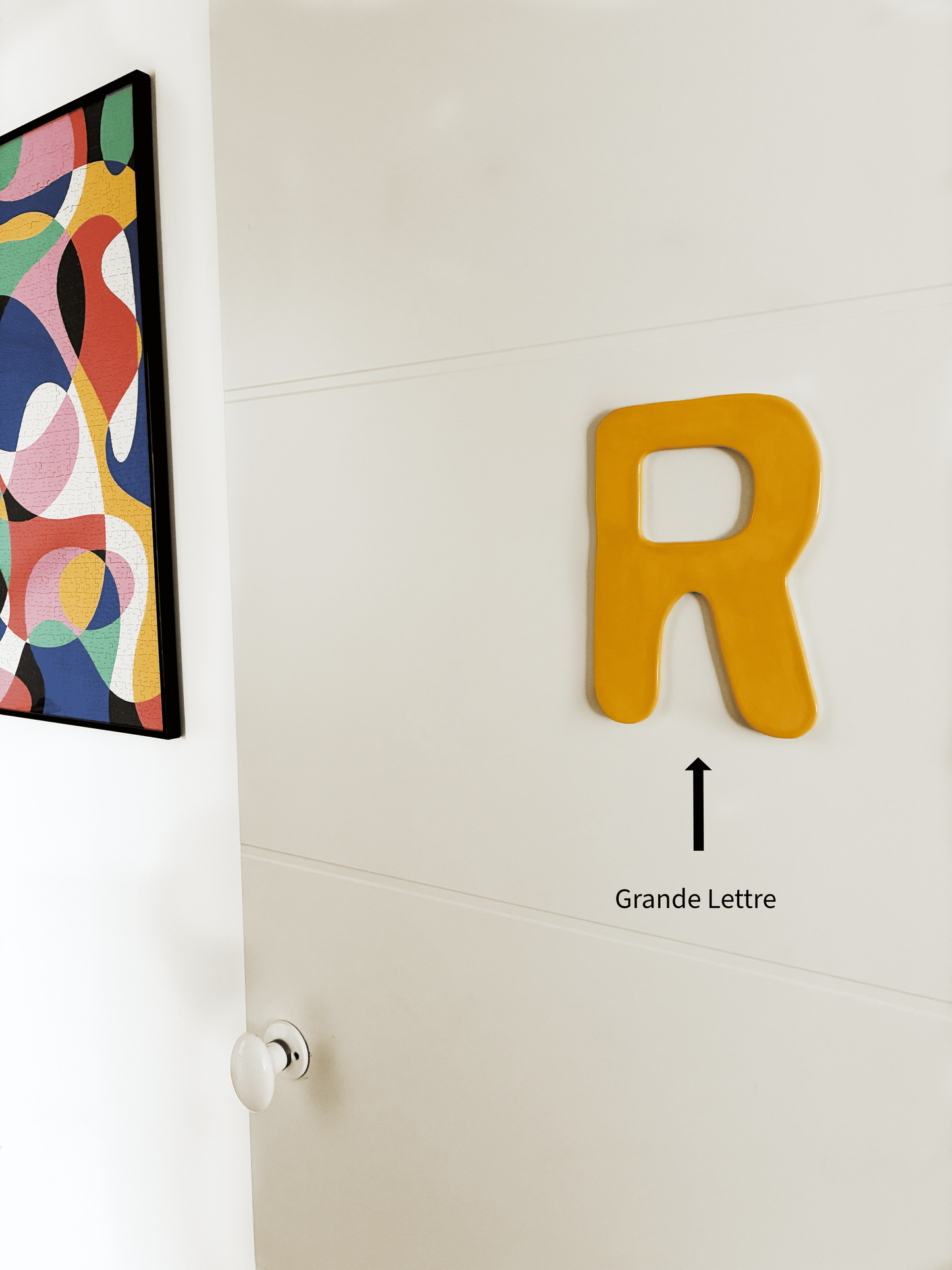 Grande lettre en céramique - Décoration murale artisanale - décoration chambre enfant - cadeau de naissance - Lettre sur la porte de chambre