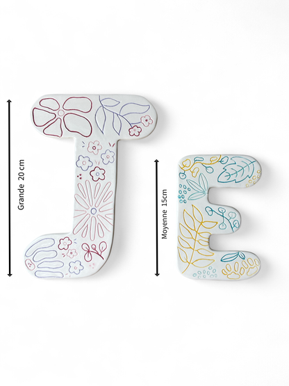Grande Lettre en céramique - 100% personnalisable - décoration chambre d'enfant - lettre porte de chambre - cadeau de naissance - cadeau personnalisé - prénom personnalisé - décoration artisanale, unique et originale 